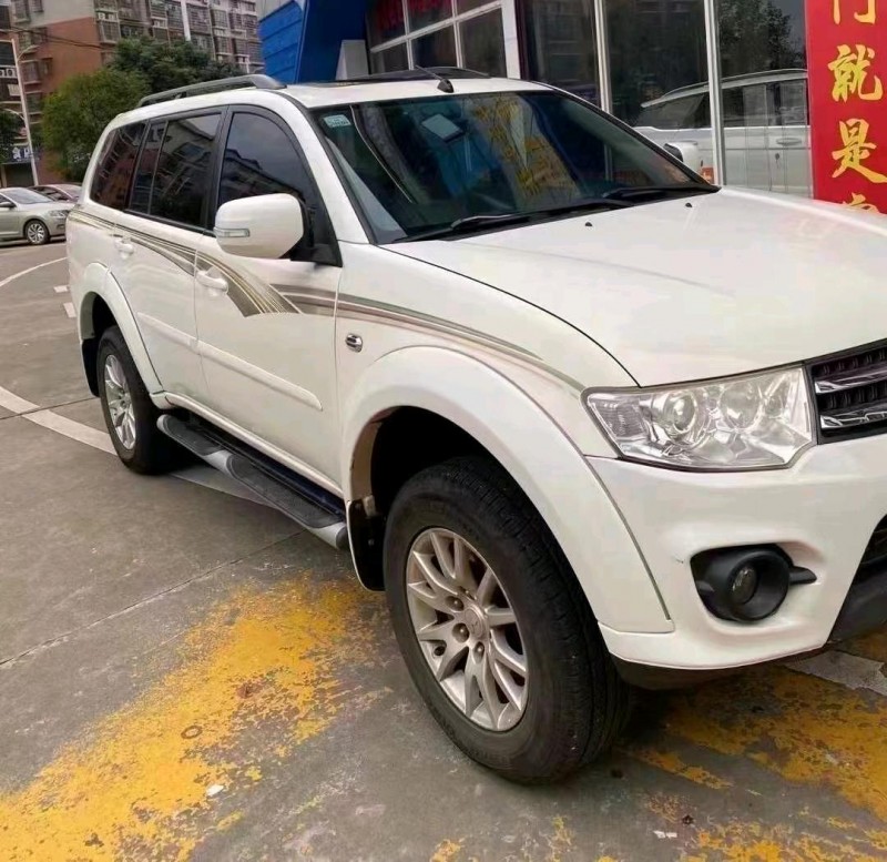 邵阳14年三菱帕杰罗·劲畅1