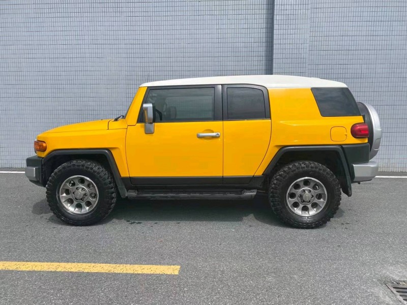青岛17年丰田FJ4