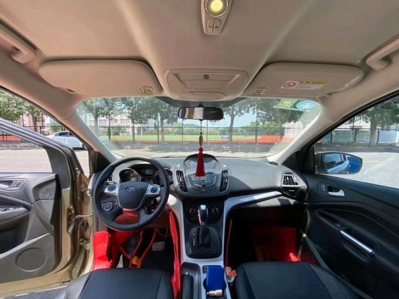 青岛13年福特翼虎6