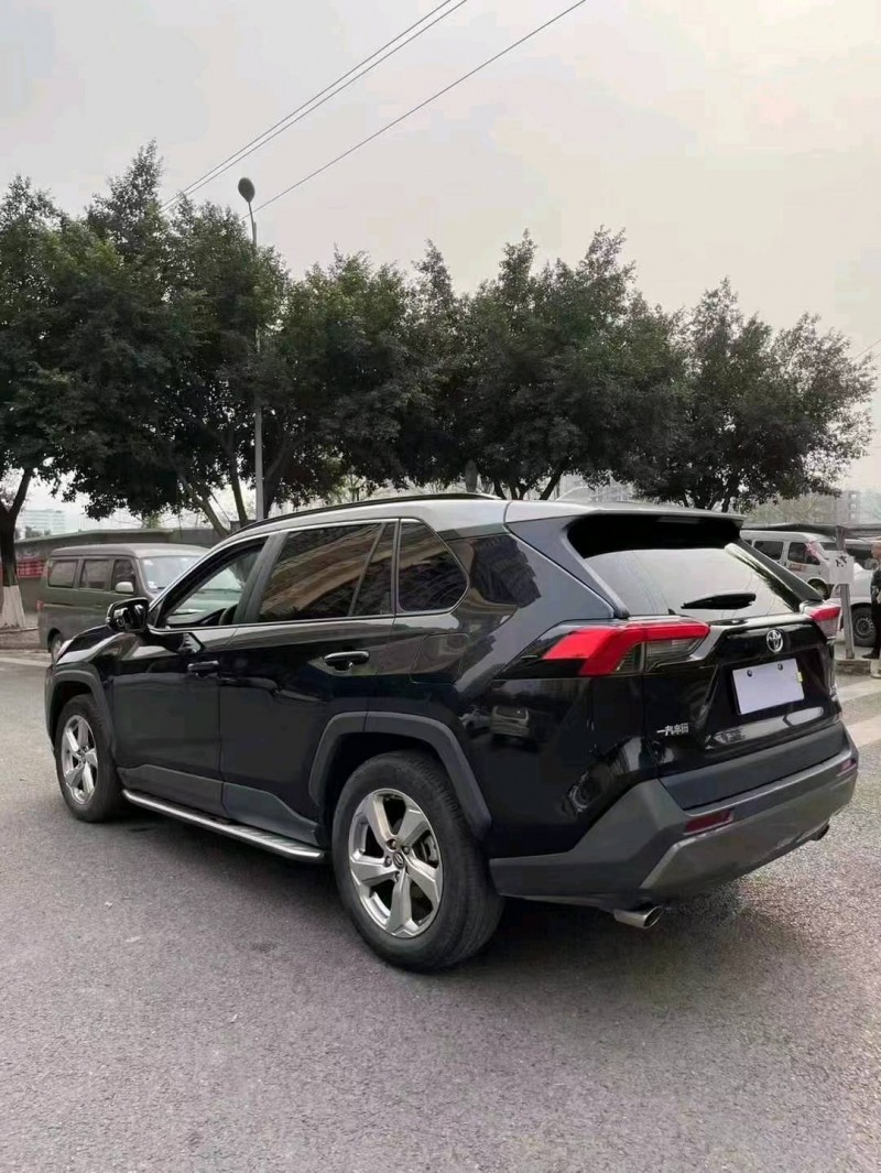 重慶19年豐田RAV4榮放7