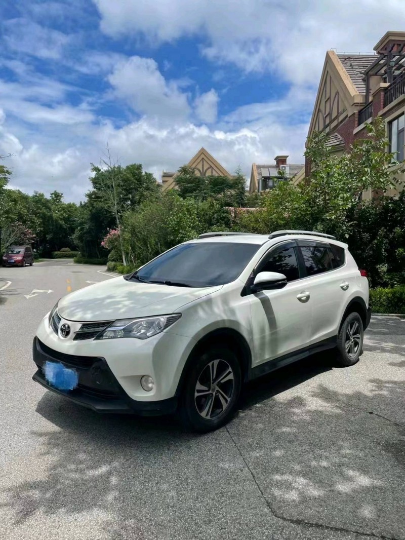 青岛15年丰田RAV4荣放1