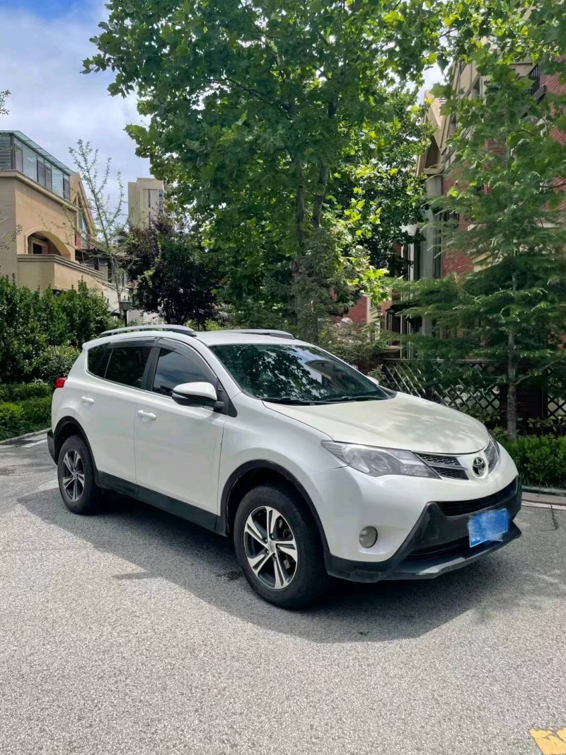 青岛15年丰田RAV4荣放3