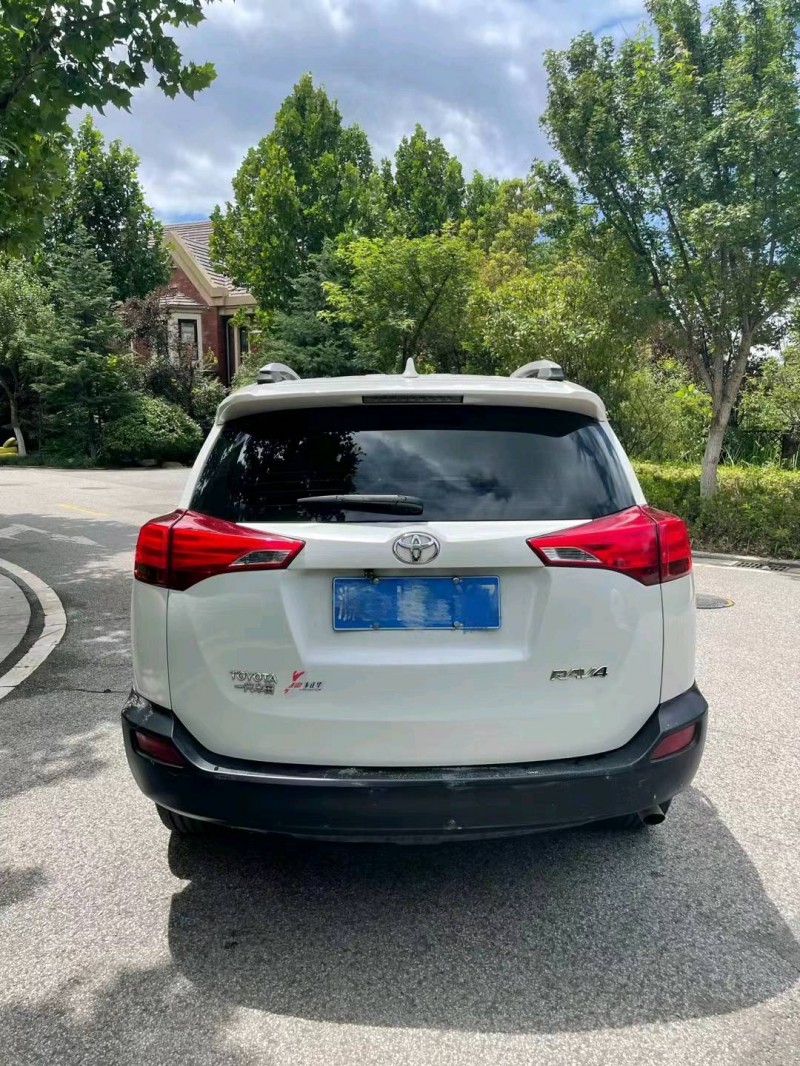 青岛15年丰田RAV4荣放9