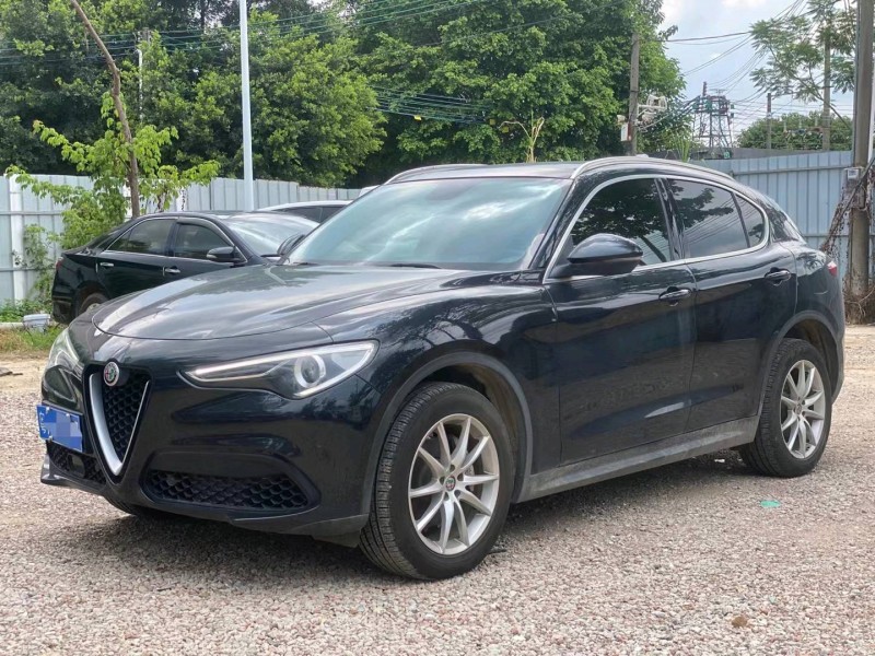 广州19年阿尔法·罗密欧Stelvio6