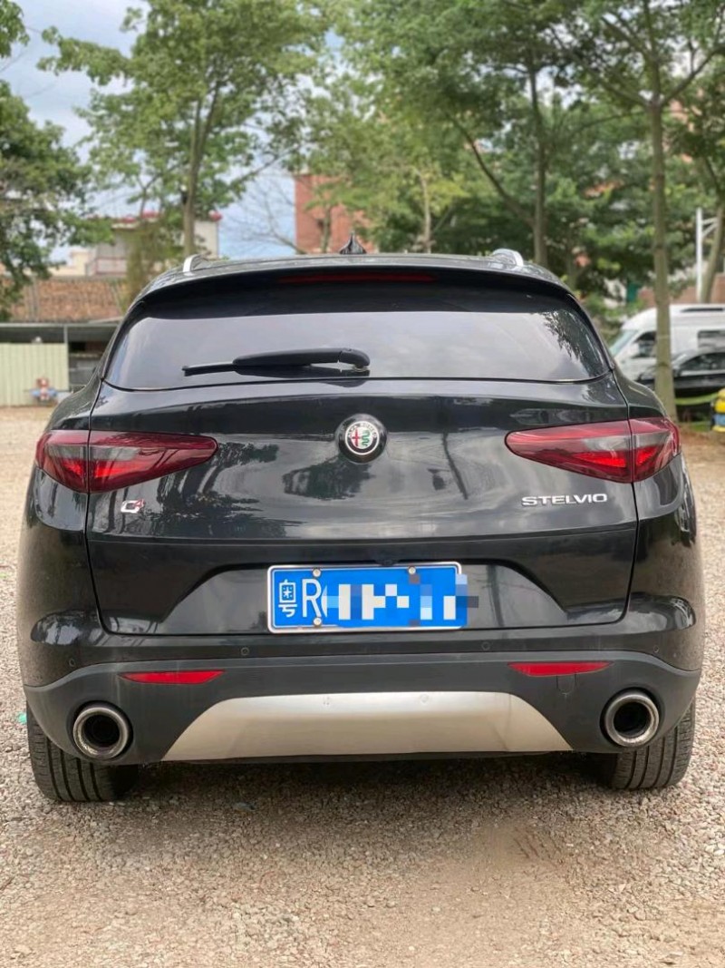 广州19年阿尔法·罗密欧Stelvio8