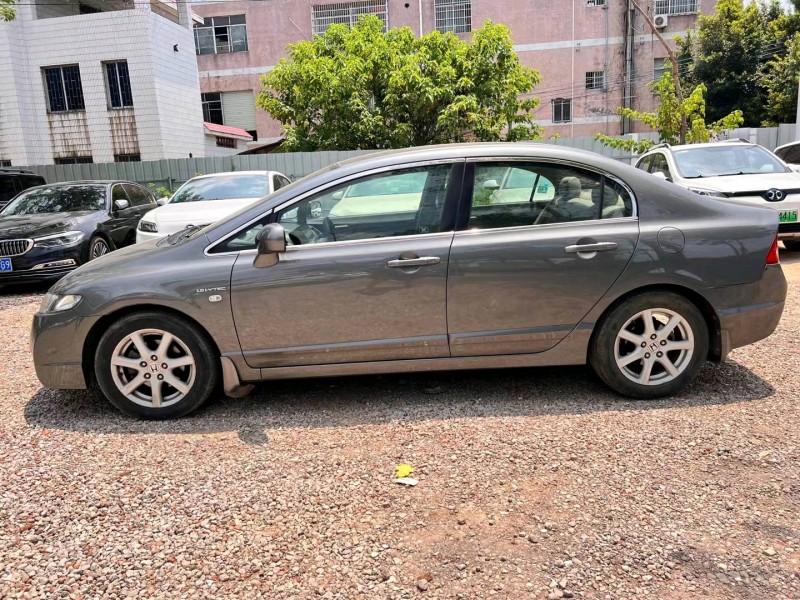 广州10年本田思域8