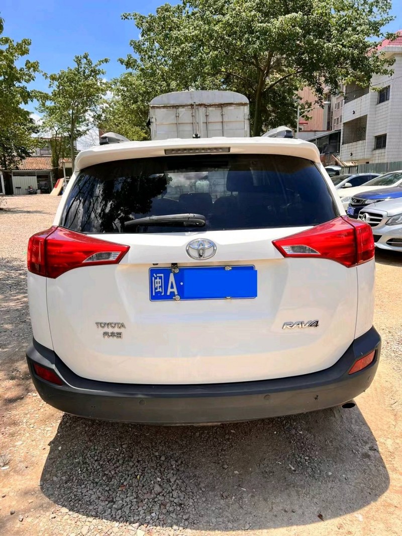 广州13年丰田RAV48