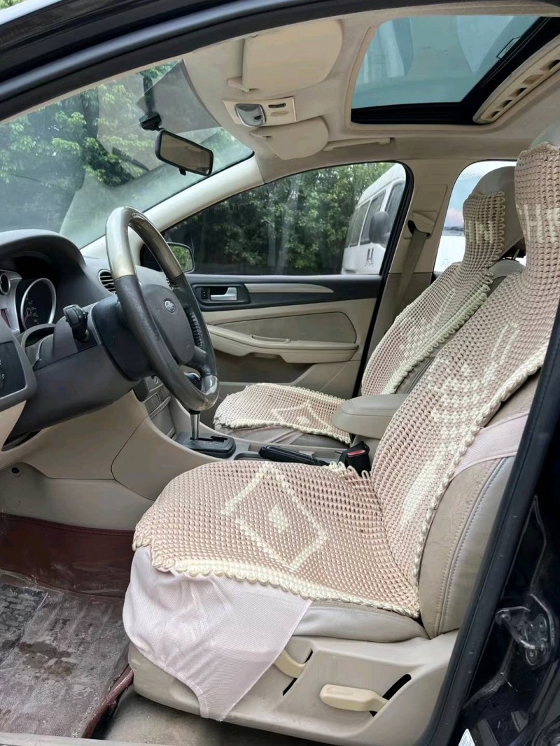 广州10年福特福克斯6