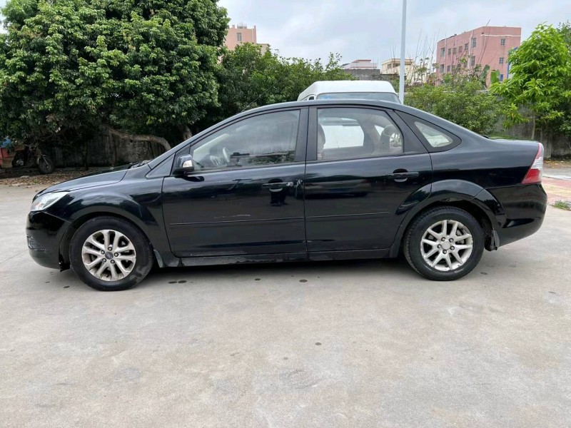 广州10年福特福克斯7