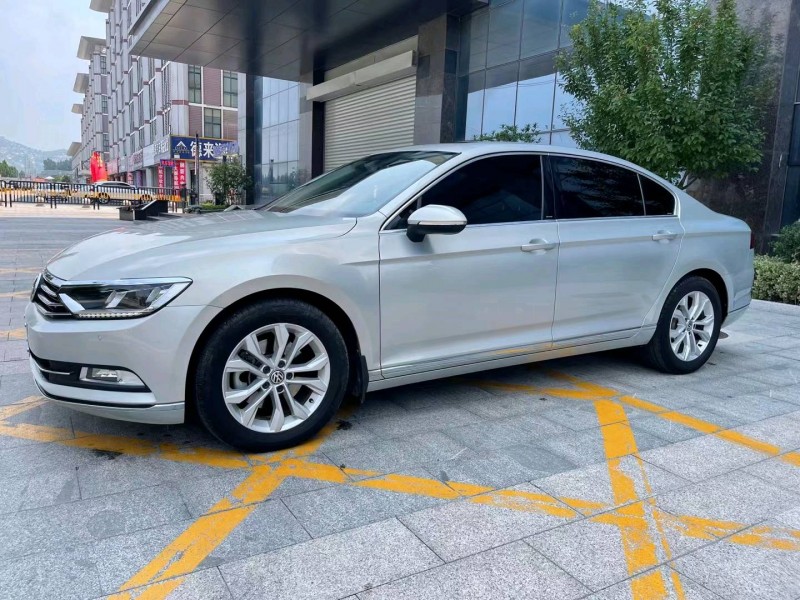 济宁17年大众迈腾2