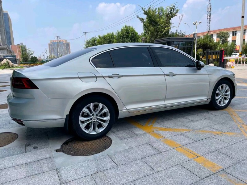 济宁17年大众迈腾7