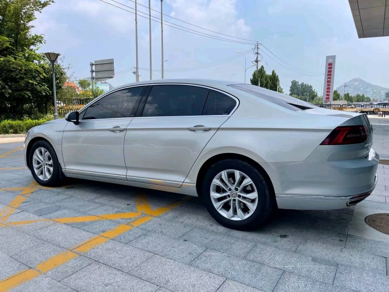 济宁17年大众迈腾8