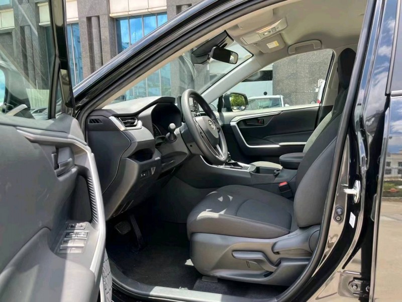 东莞21年丰田RAV4荣放6