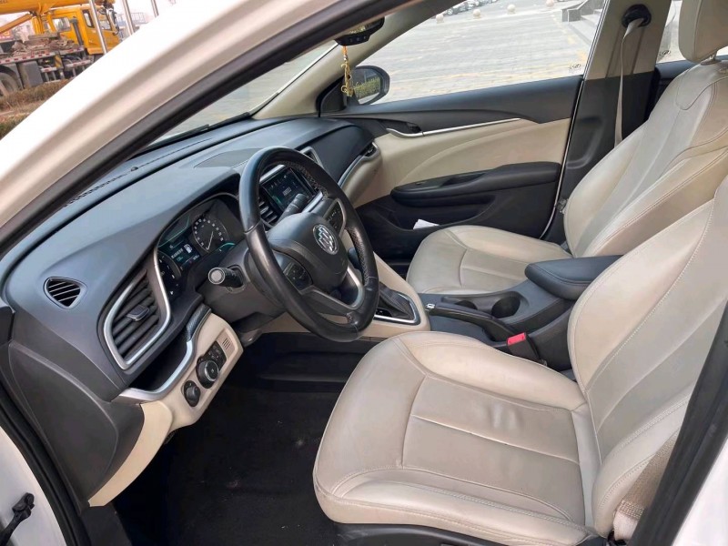 济宁19年别克英朗7