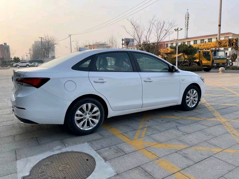 济宁19年别克英朗9