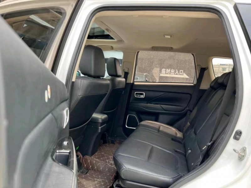 东莞17年三菱欧蓝德6