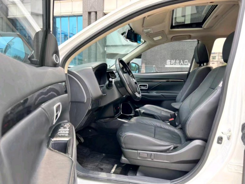 东莞17年三菱欧蓝德7