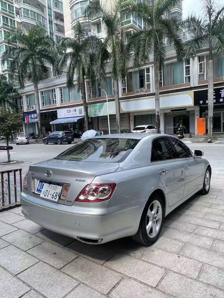 佛山09年丰田锐志4