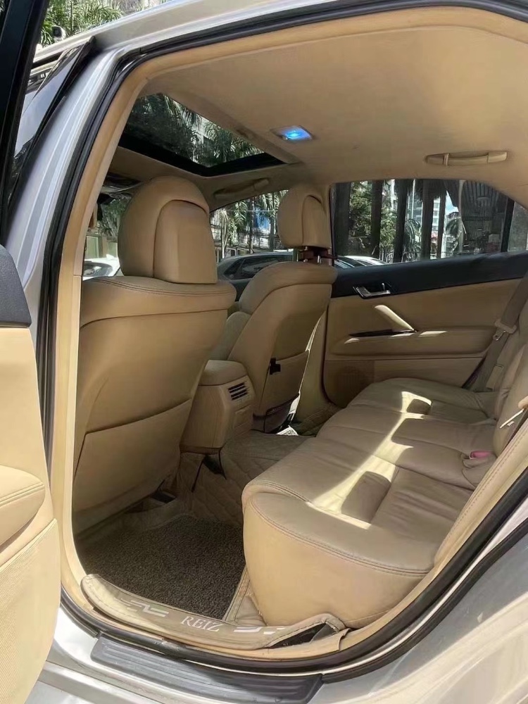 佛山09年丰田锐志6