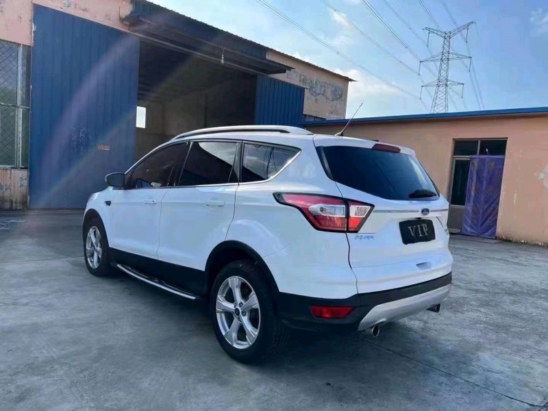 济宁17年福特翼虎4