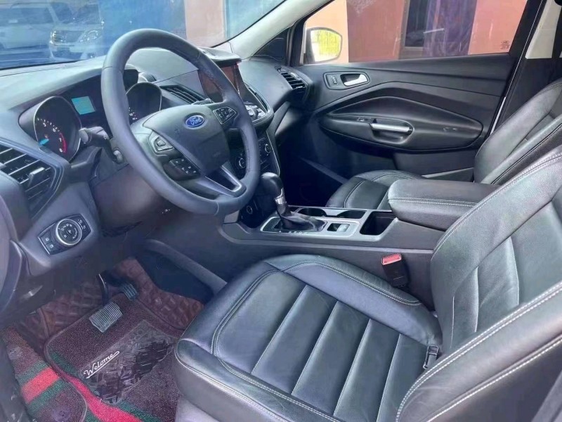 济宁17年福特翼虎8