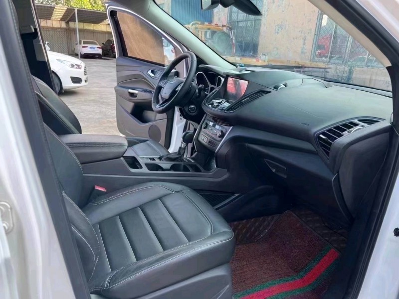 济宁17年福特翼虎9