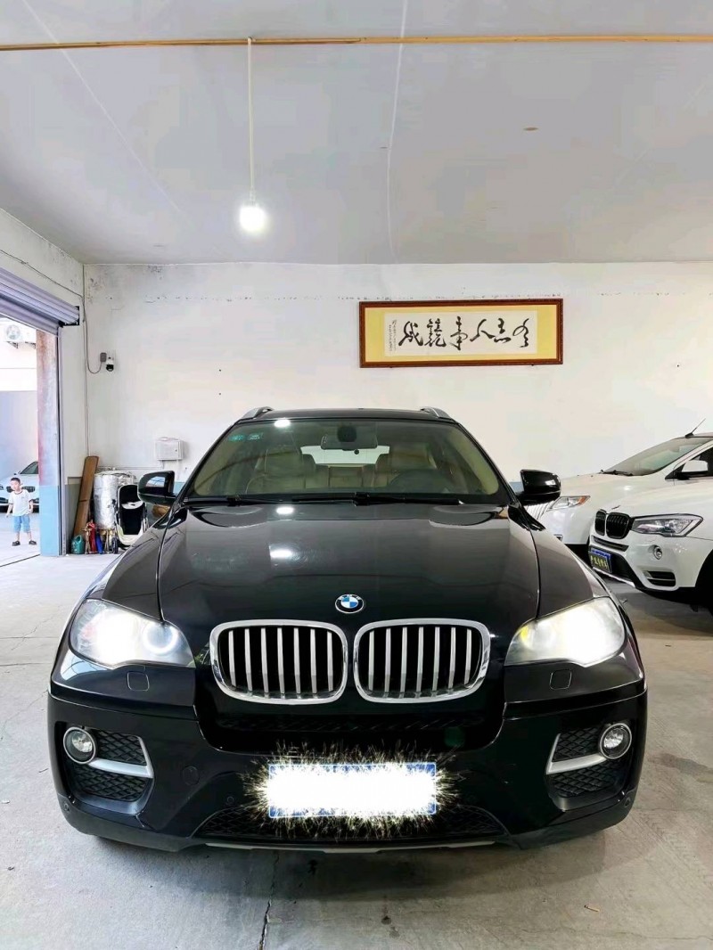 東營13年寶馬X68