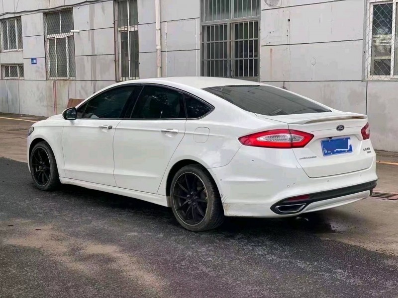 青岛16年福特蒙迪欧8