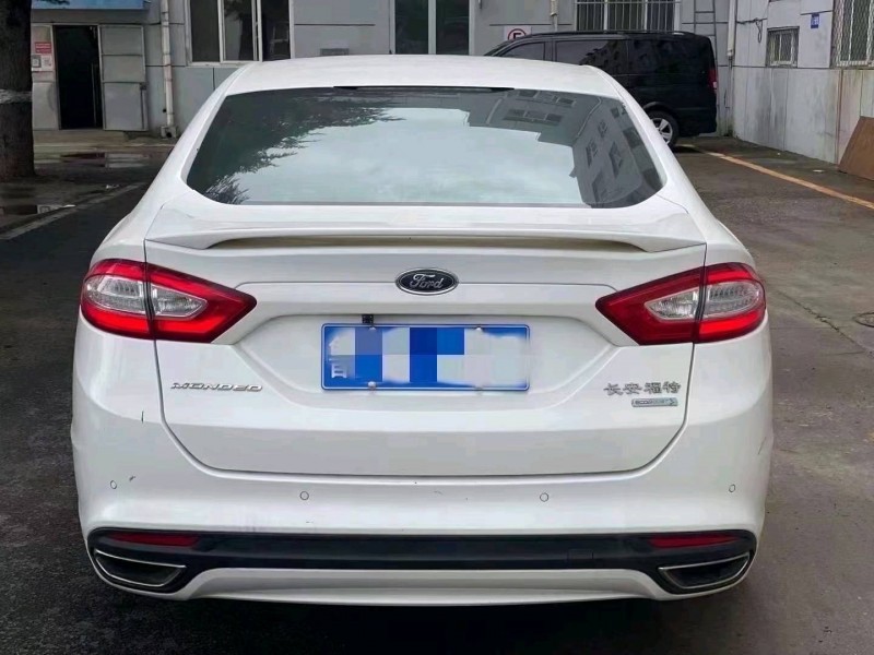 青岛16年福特蒙迪欧9