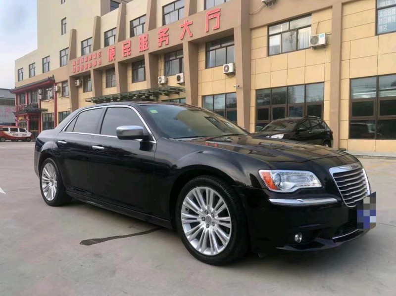 东营18年克莱斯勒300C6