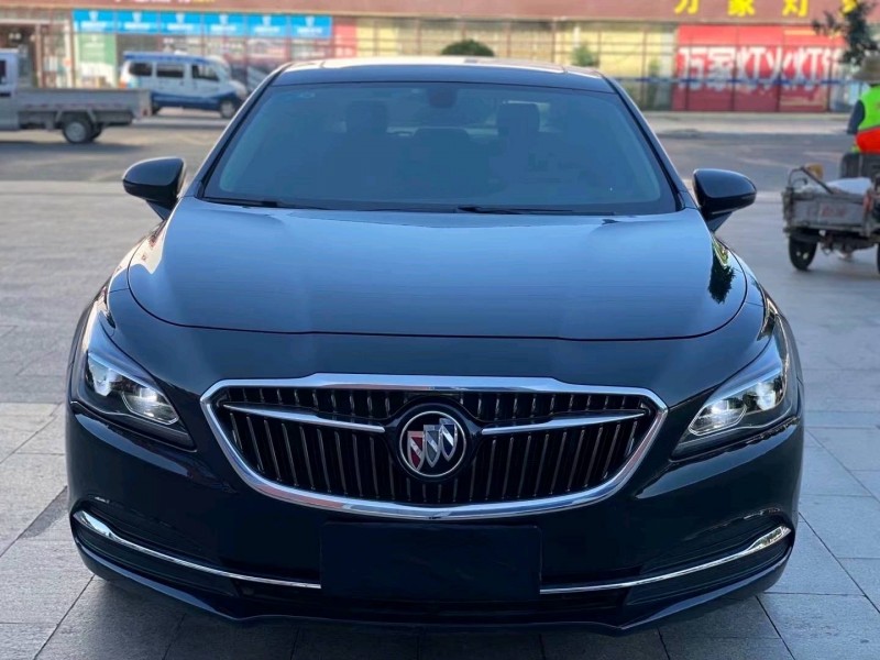 青岛18年别克君越9