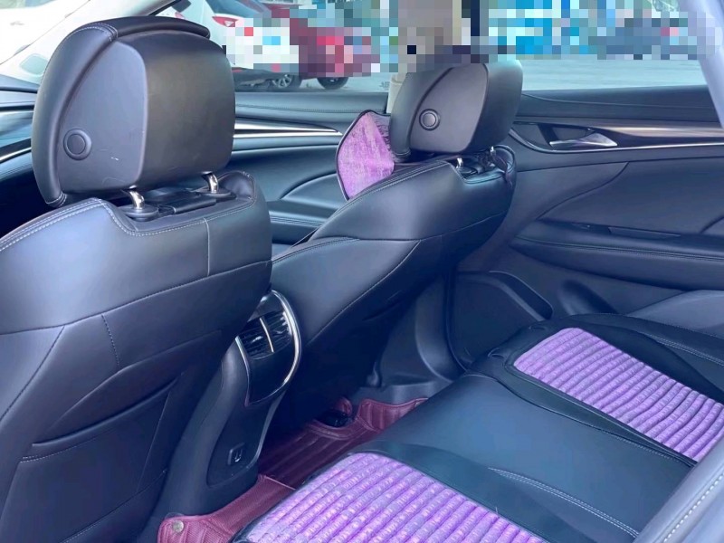 青岛18年别克君越5