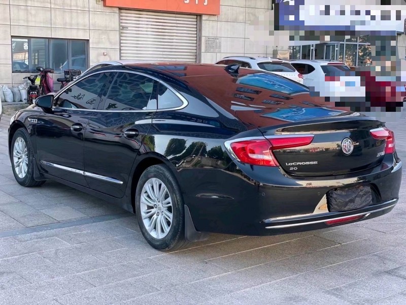 青岛18年别克君越3