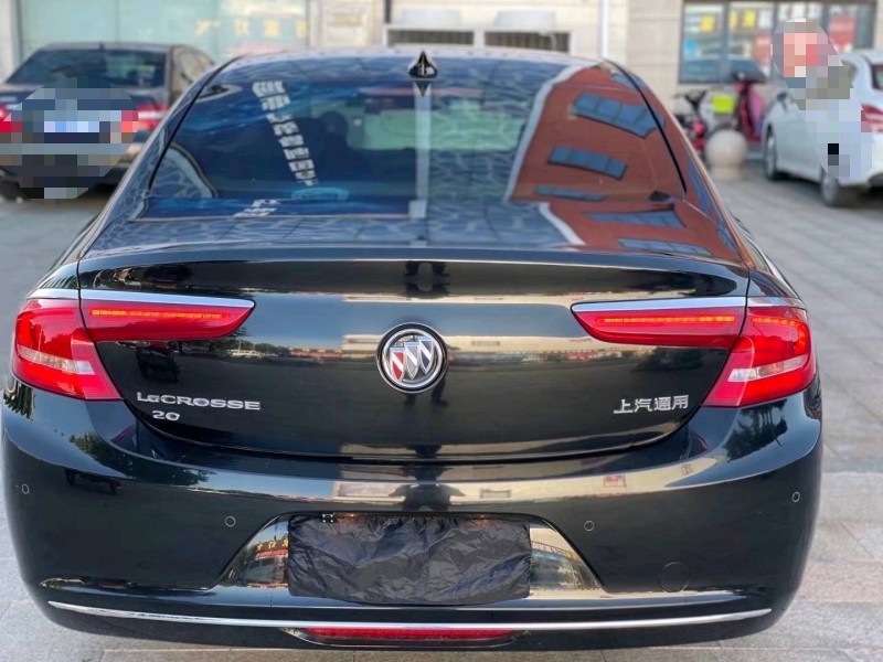 青岛18年别克君越1