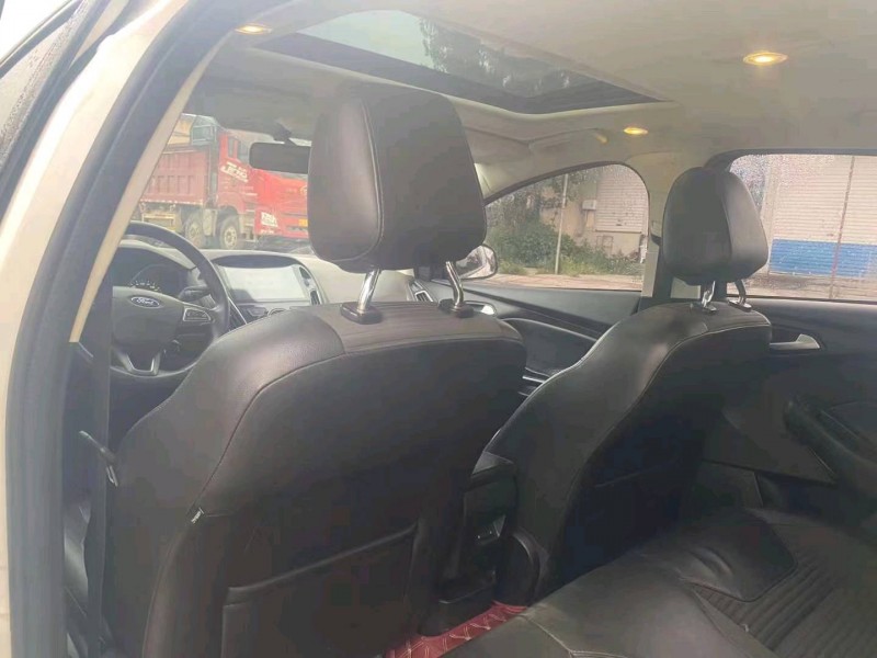 东营16年福特福克斯6