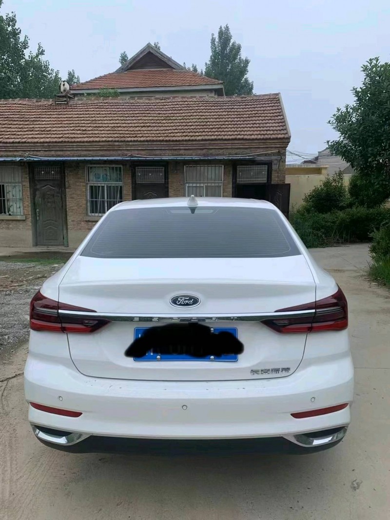 东营22年福特福睿斯4