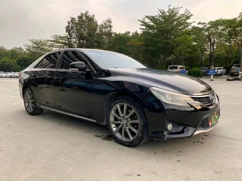 东莞14年丰田锐志8