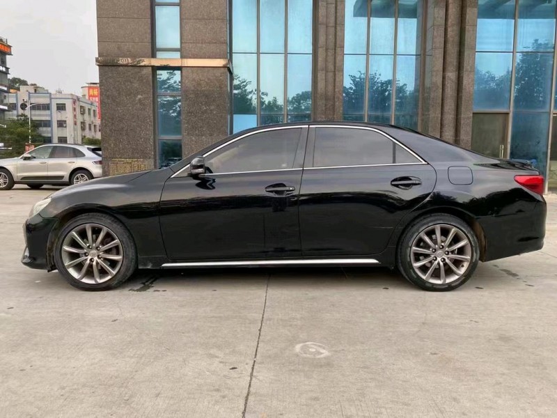 东莞14年丰田锐志6