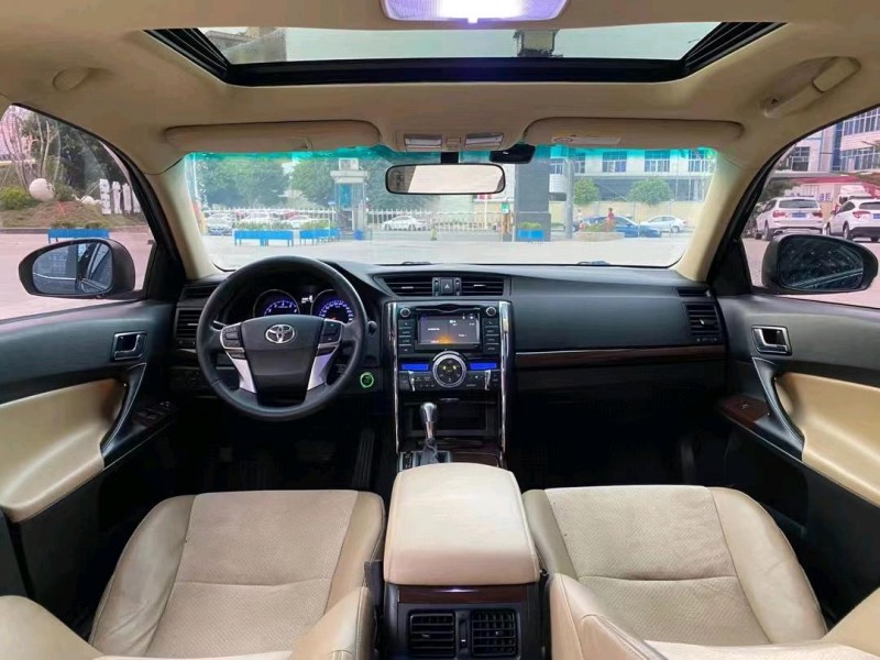 东莞14年丰田锐志5