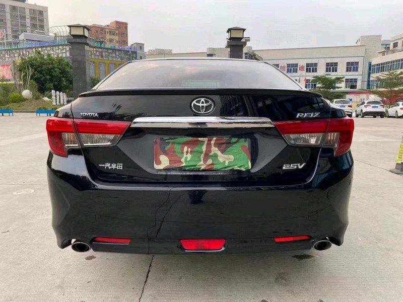 东莞14年丰田锐志1