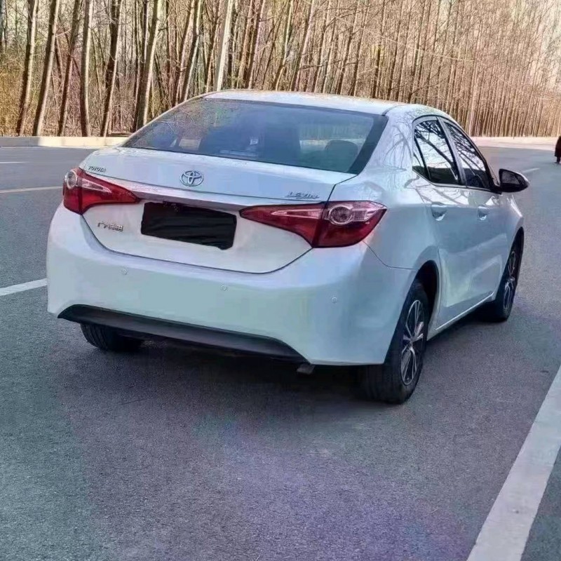 北京16年丰田雷凌8