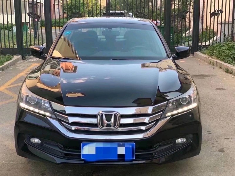 青岛14年本田雅阁9