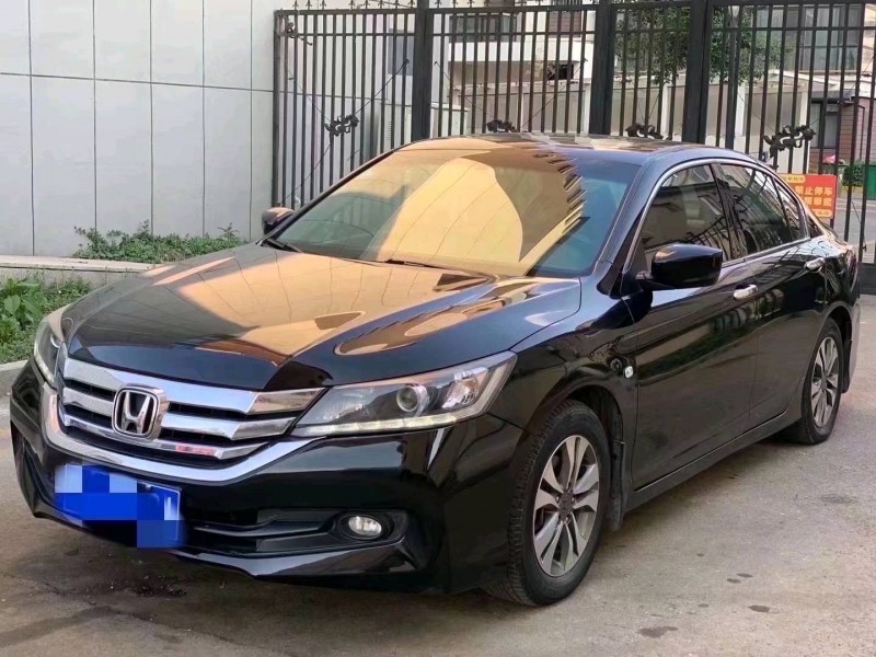 青岛14年本田雅阁8