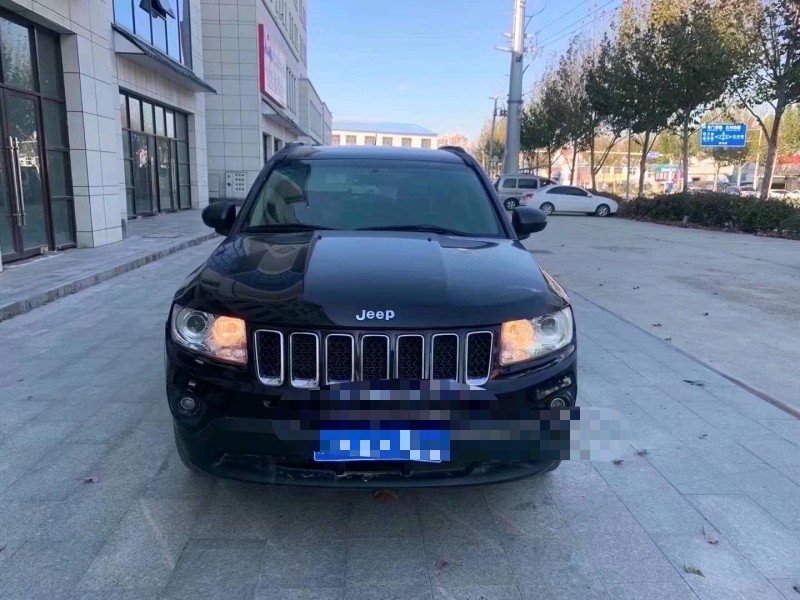 青島12年Jeep指南者1
