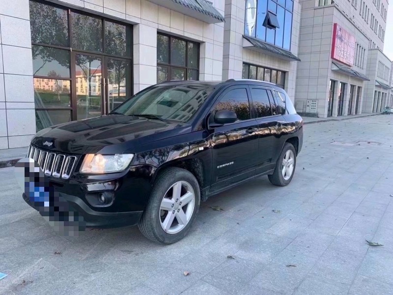 青島12年Jeep指南者2