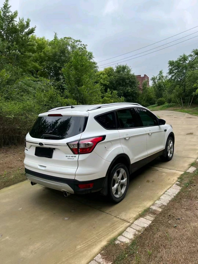 枣庄17年福特翼虎8