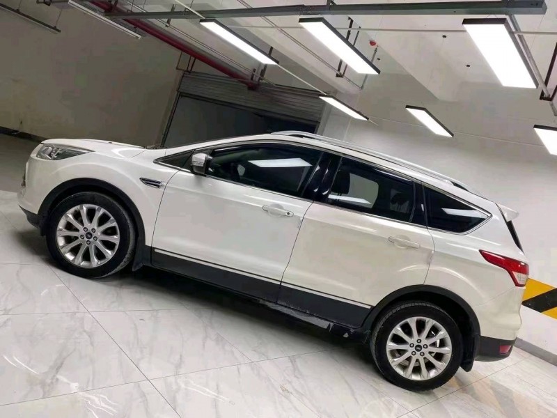 成都14年福特翼虎3