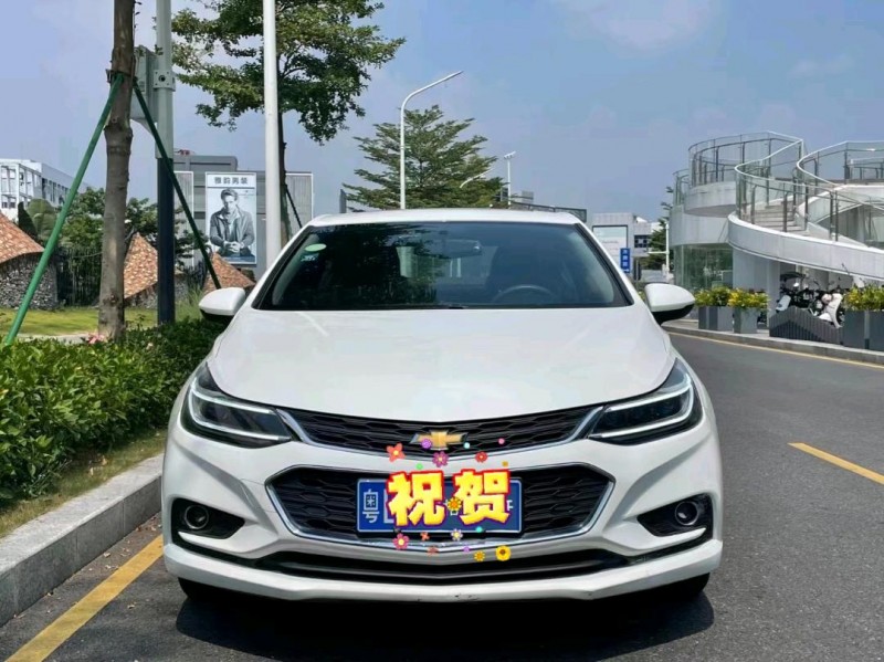 广州17年雪佛兰科鲁兹1