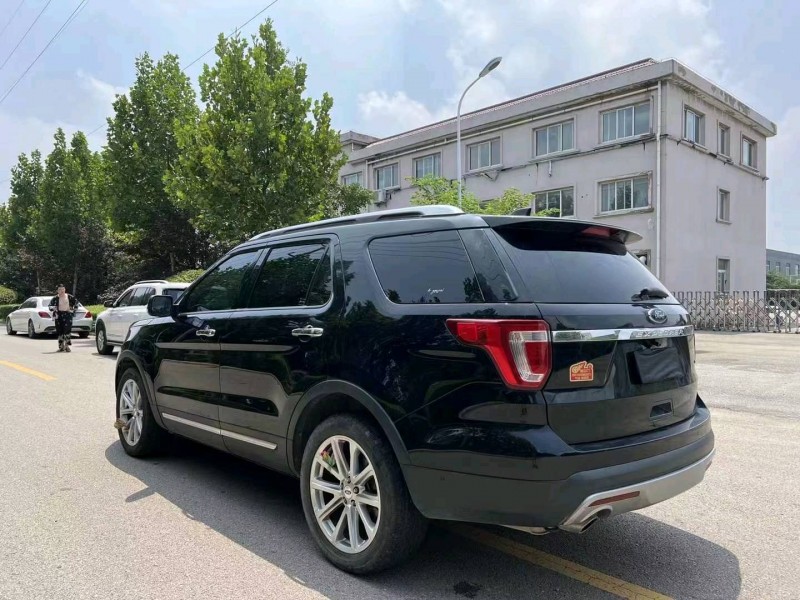 徐州16年福特探险者7