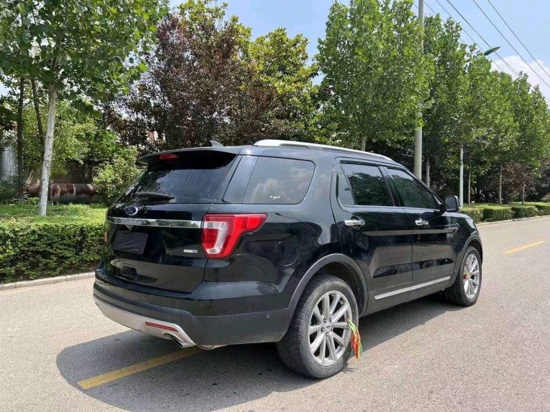 徐州16年福特探险者8